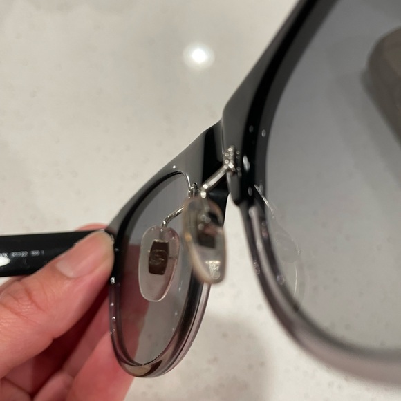 Gucci Sunglasses 1088 - Picture 9 of 9